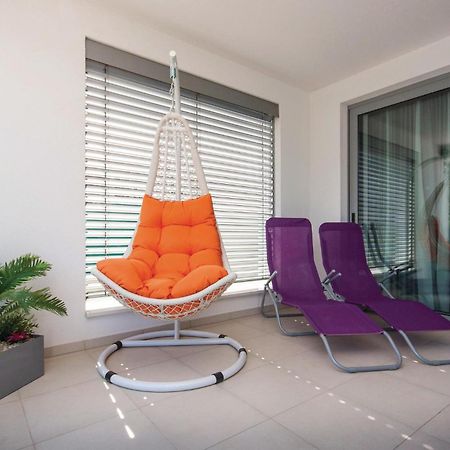 Stunning Apartment In Grebastica With Kitchen Dış mekan fotoğraf