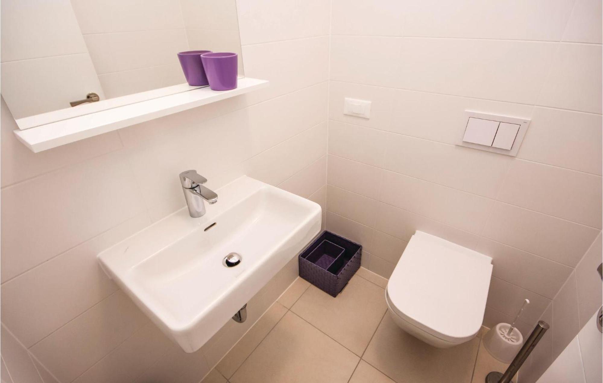 Stunning Apartment In Grebastica With Kitchen Dış mekan fotoğraf