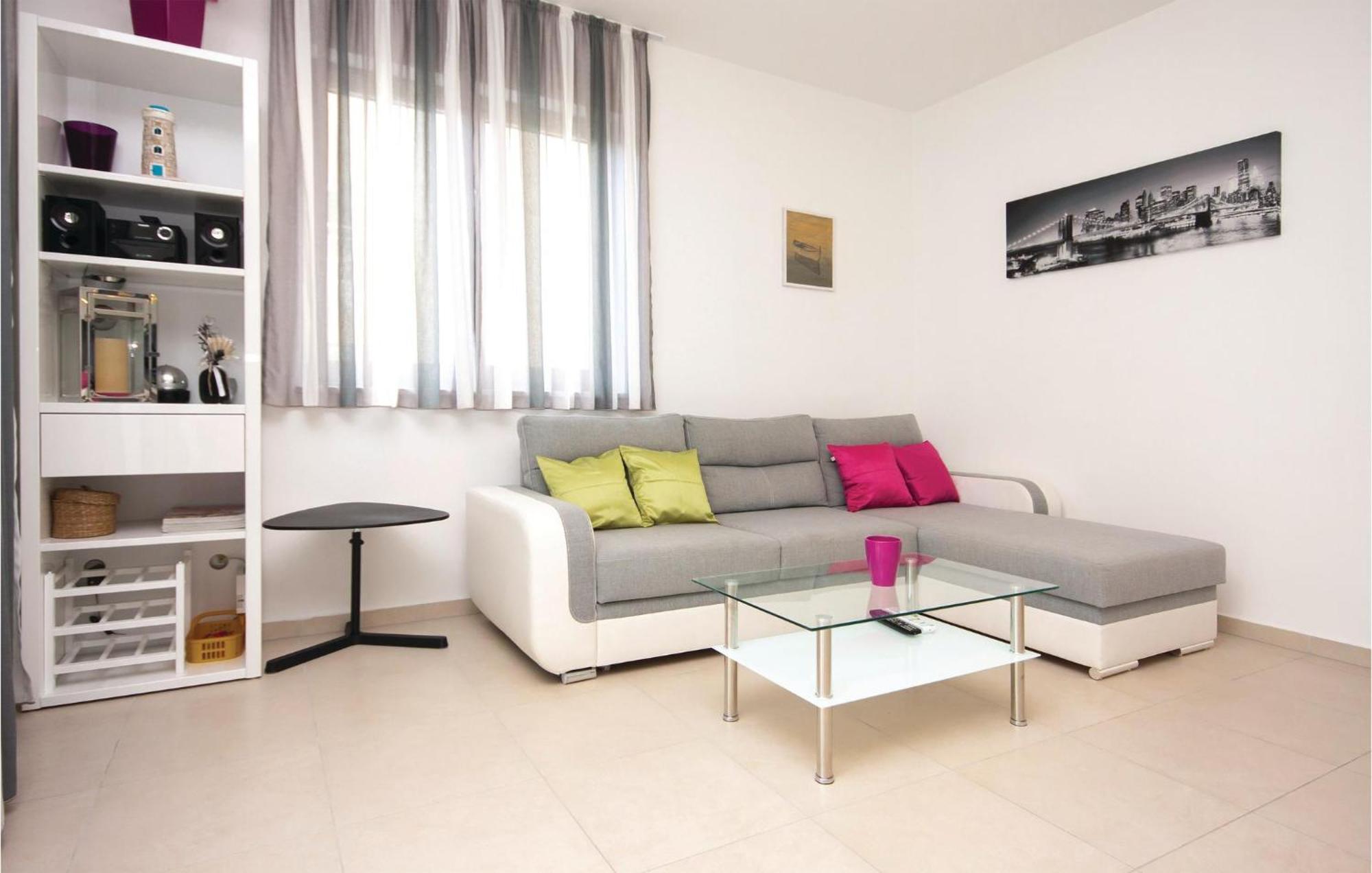 Stunning Apartment In Grebastica With Kitchen Dış mekan fotoğraf
