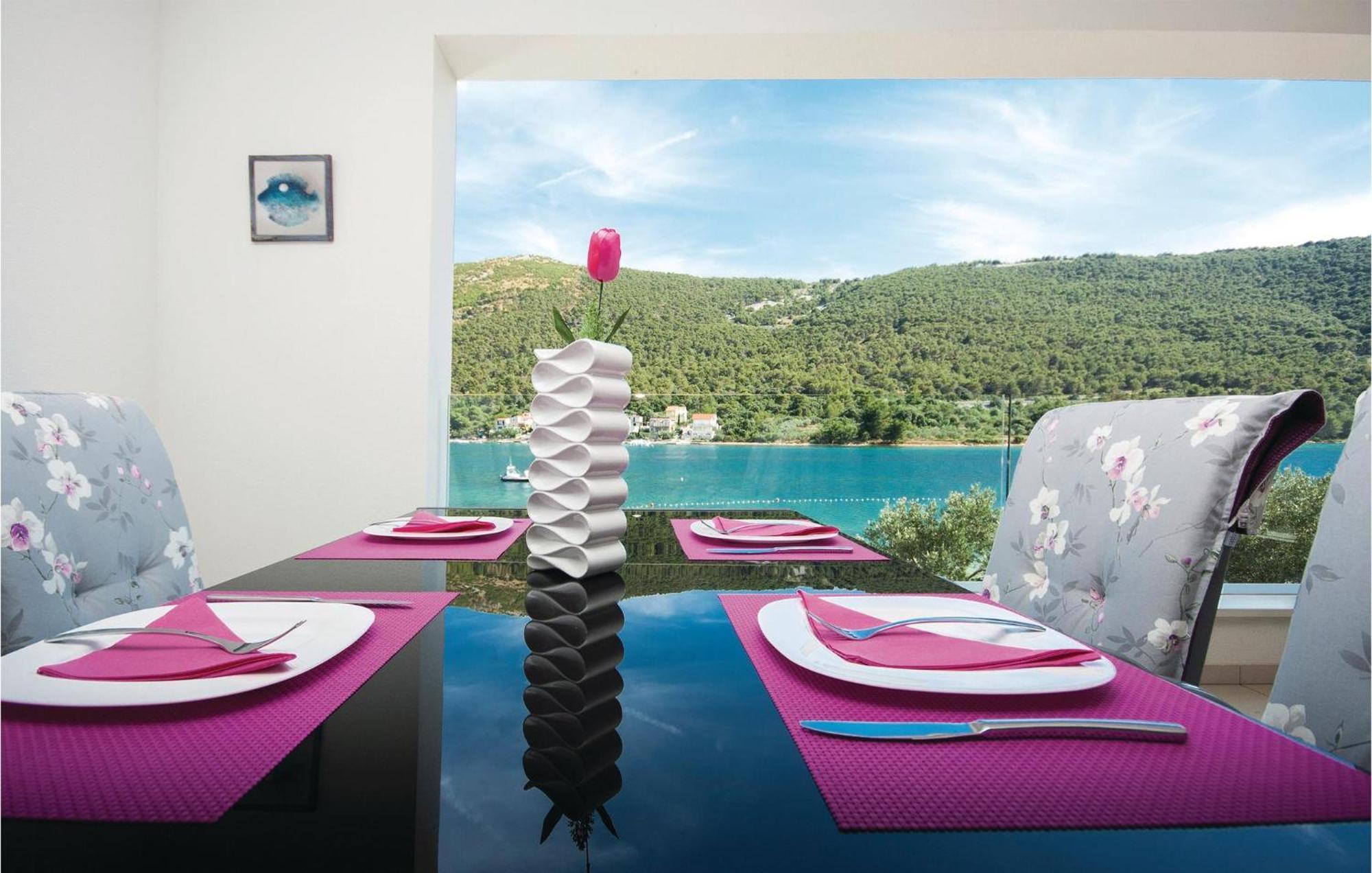 Stunning Apartment In Grebastica With Kitchen Dış mekan fotoğraf