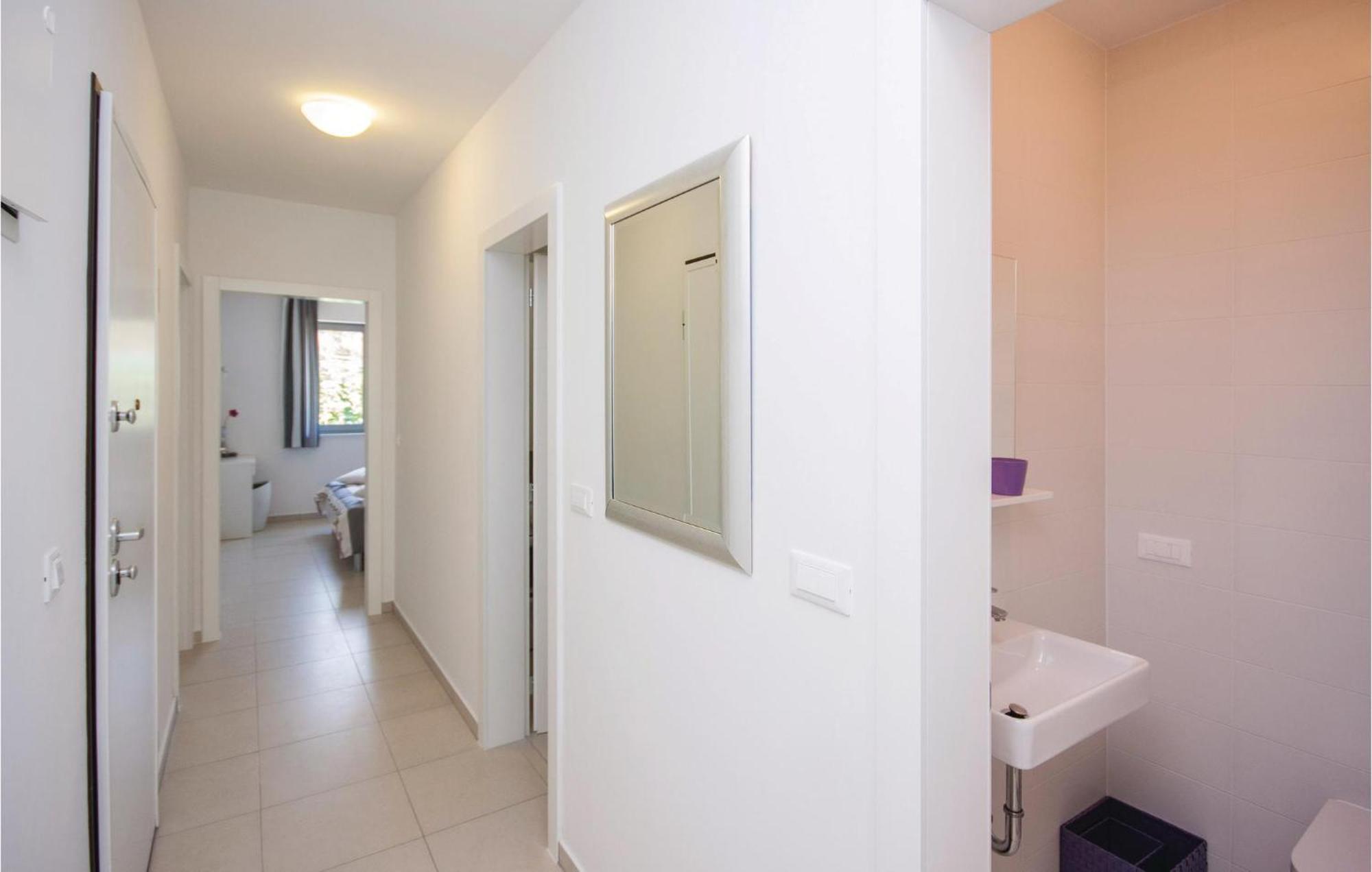 Stunning Apartment In Grebastica With Kitchen Dış mekan fotoğraf