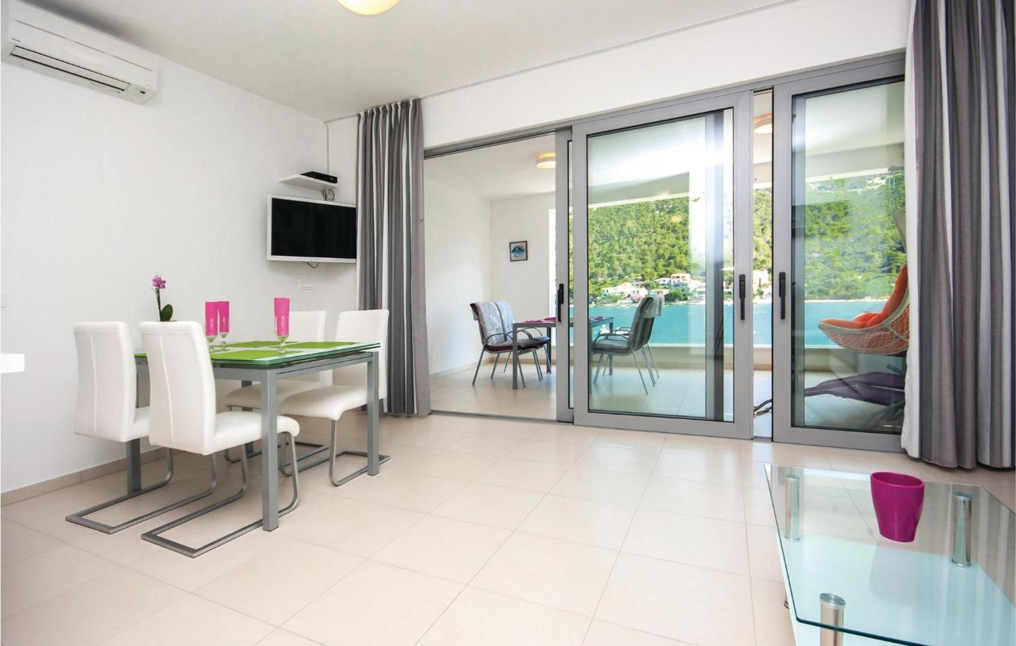 Stunning Apartment In Grebastica With Kitchen Dış mekan fotoğraf