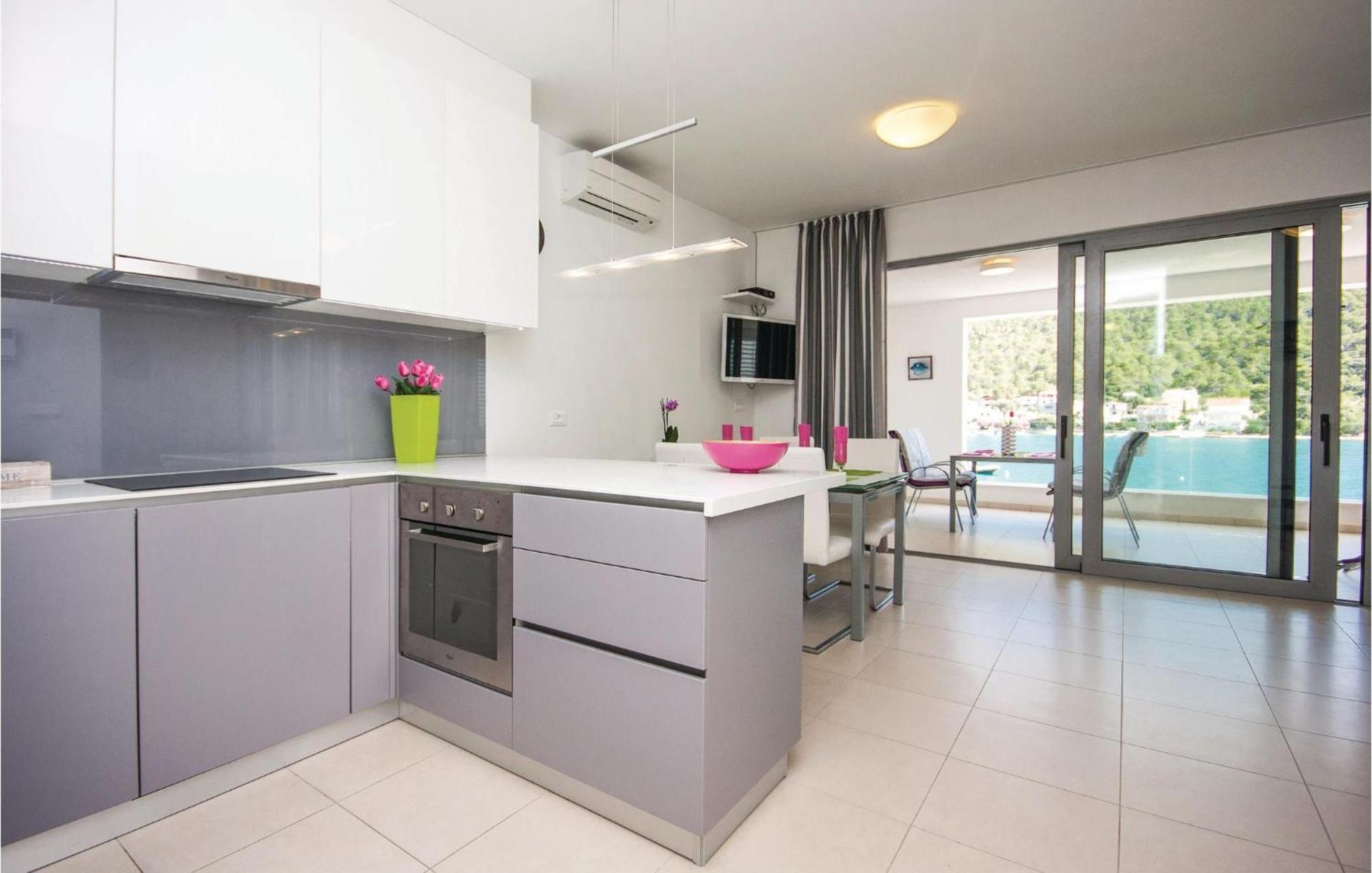 Stunning Apartment In Grebastica With Kitchen Dış mekan fotoğraf