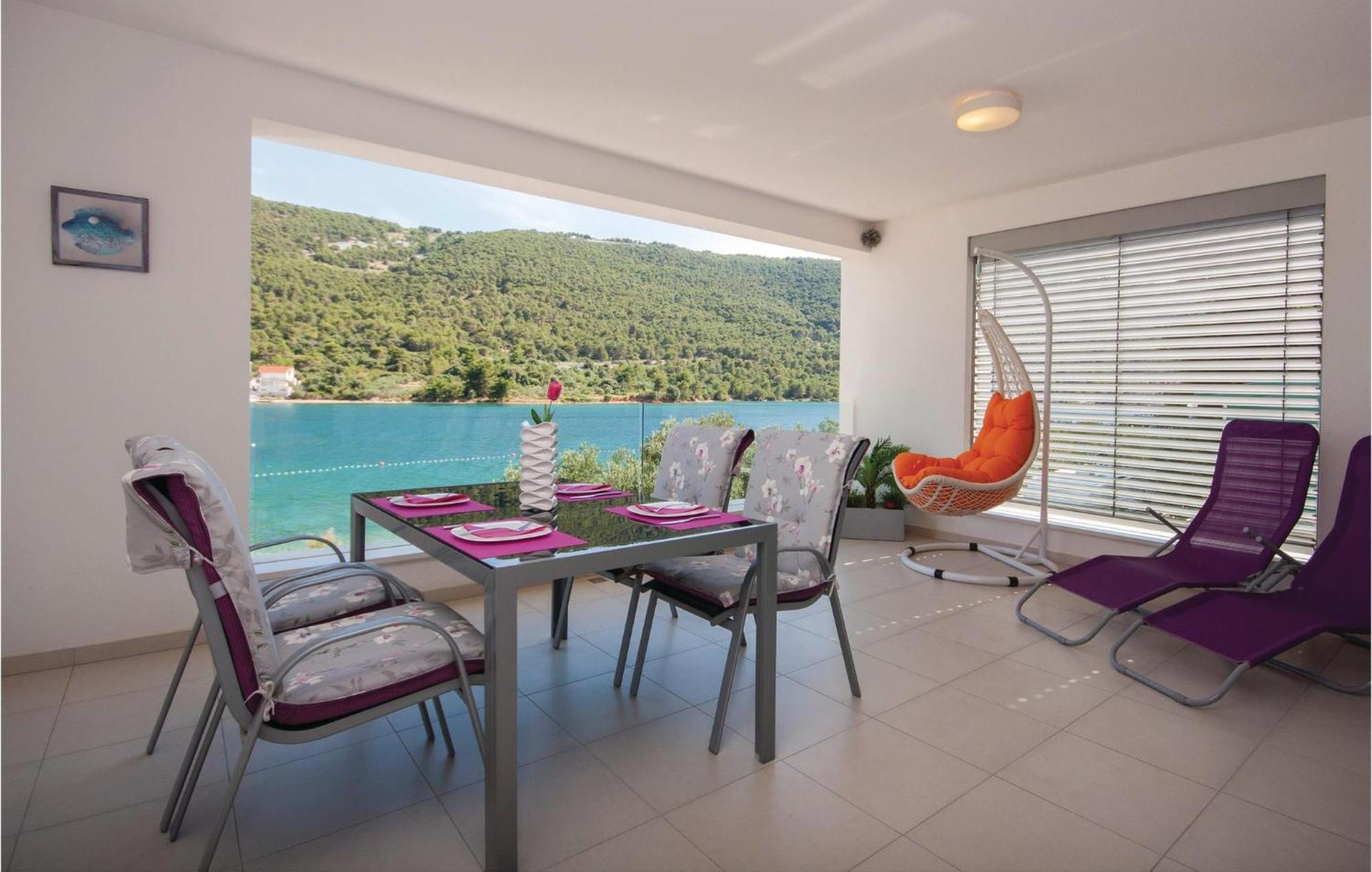 Stunning Apartment In Grebastica With Kitchen Dış mekan fotoğraf
