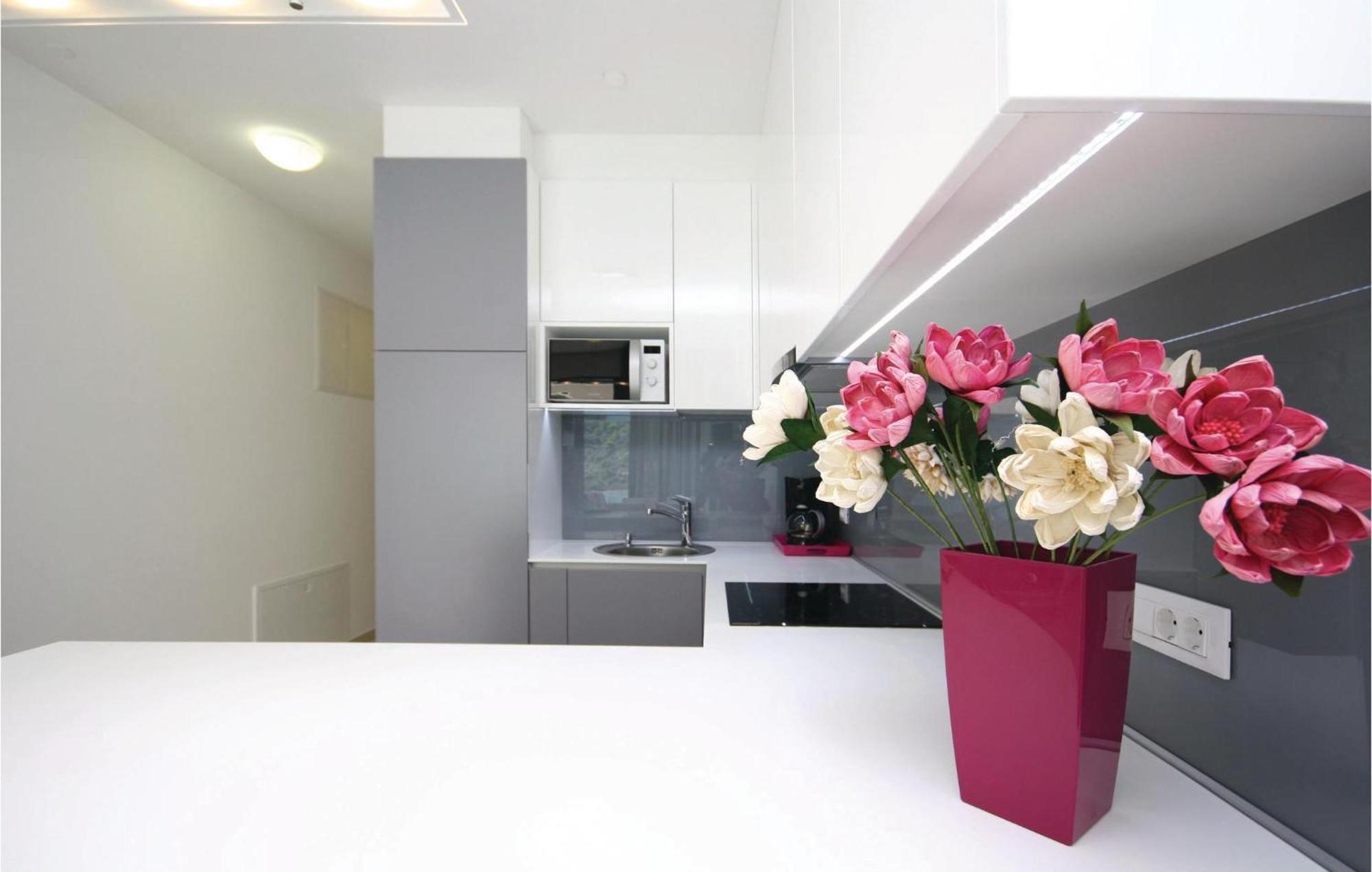 Stunning Apartment In Grebastica With Kitchen Dış mekan fotoğraf
