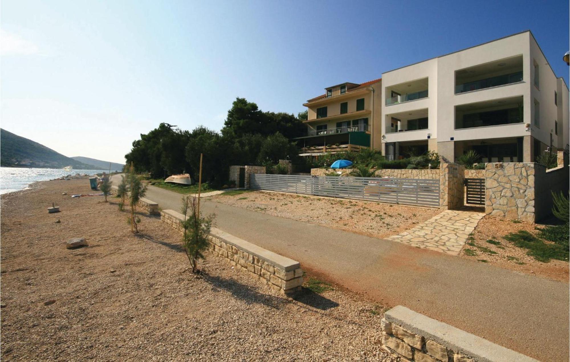 Stunning Apartment In Grebastica With Kitchen Dış mekan fotoğraf
