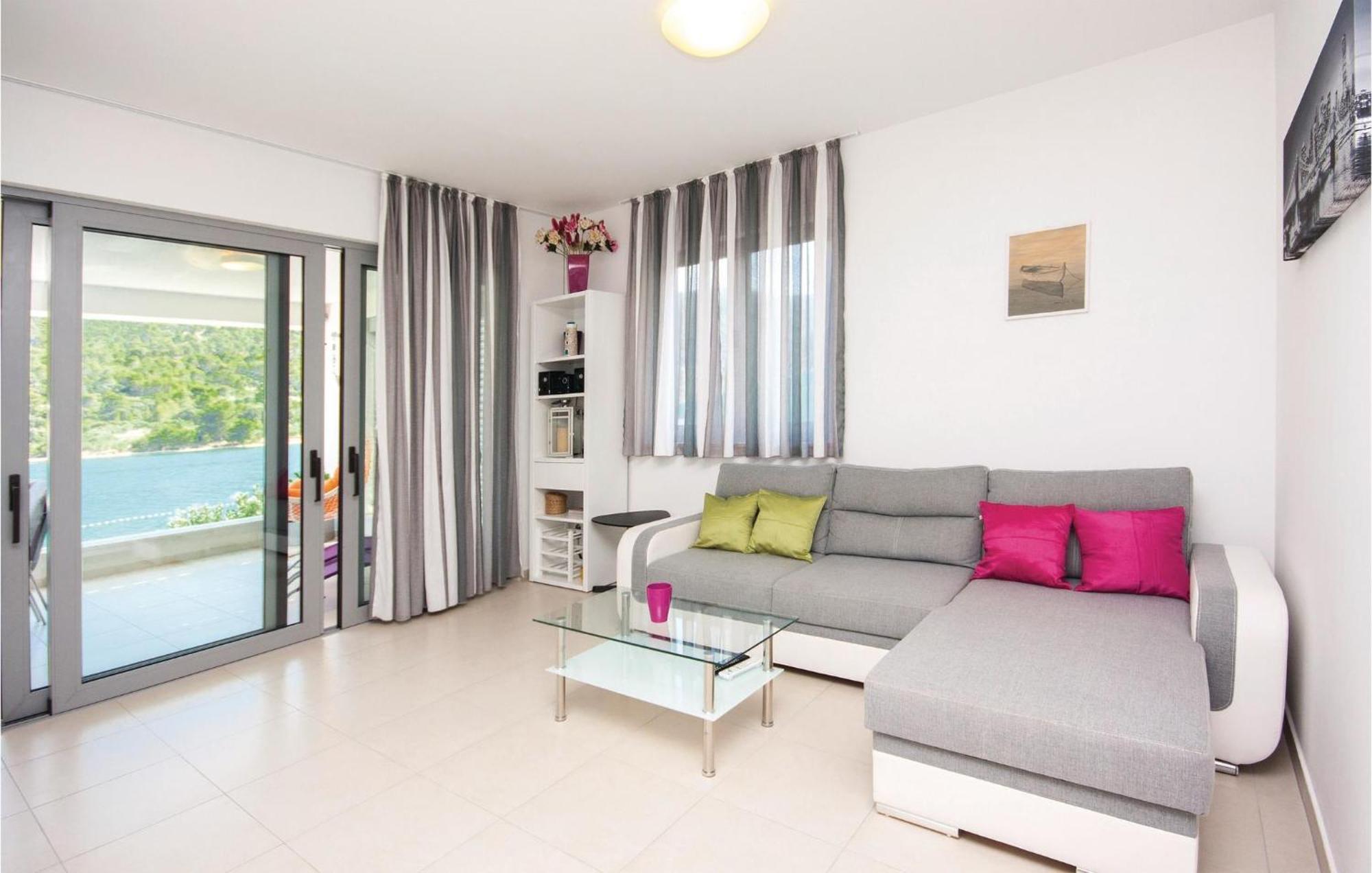 Stunning Apartment In Grebastica With Kitchen Dış mekan fotoğraf